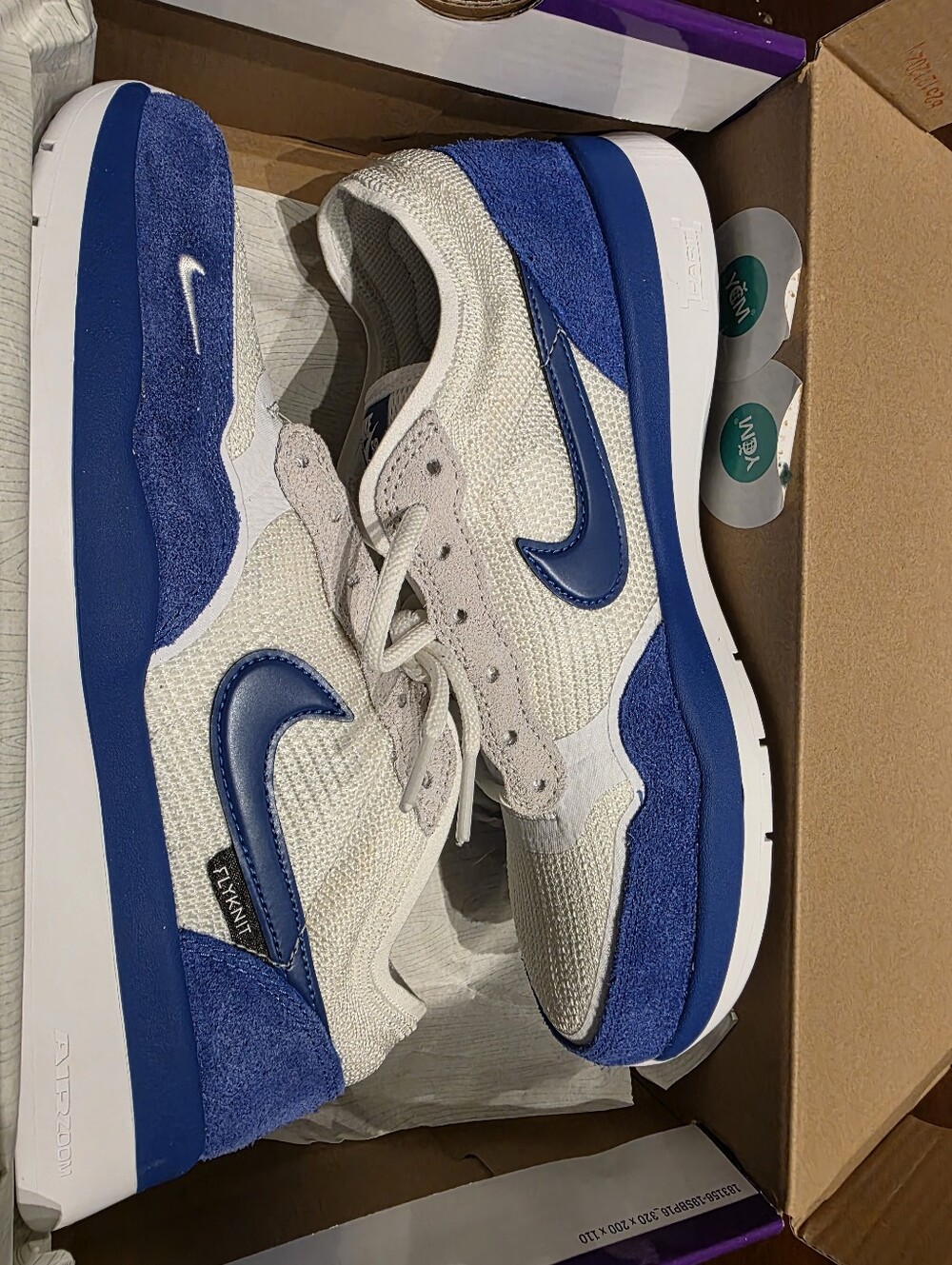 Nike Men’s White and Royal Blue Suede-Trim Sneakers SB PS8